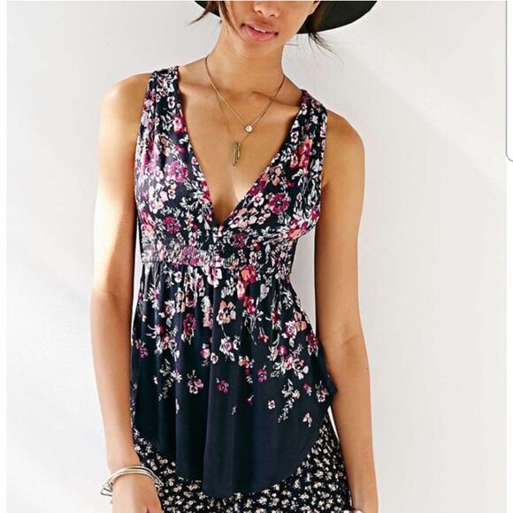 Urban Outfitters Kimchi Blue Floral Lace Tank Top NWT S Lace Bandeau Boho Soft - Picture 1 of 6